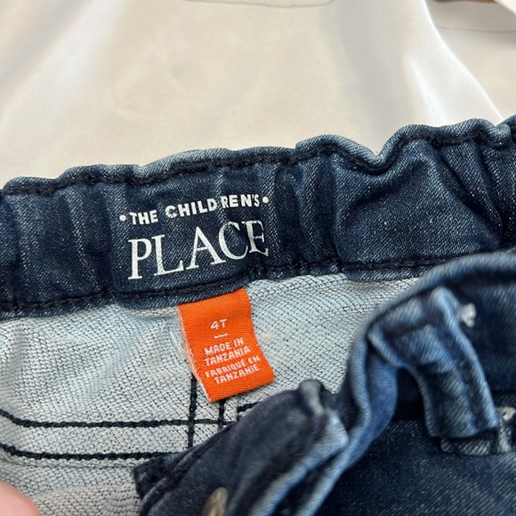 Children place stretchy blue jeans shorts size 4t - Picture 3 of 3